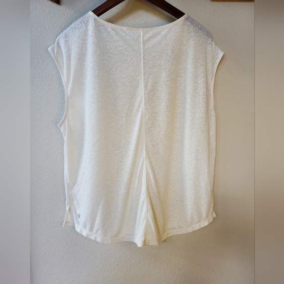 Zella Women's Ivory Muscle Top. Size M - Picture 6 of 6